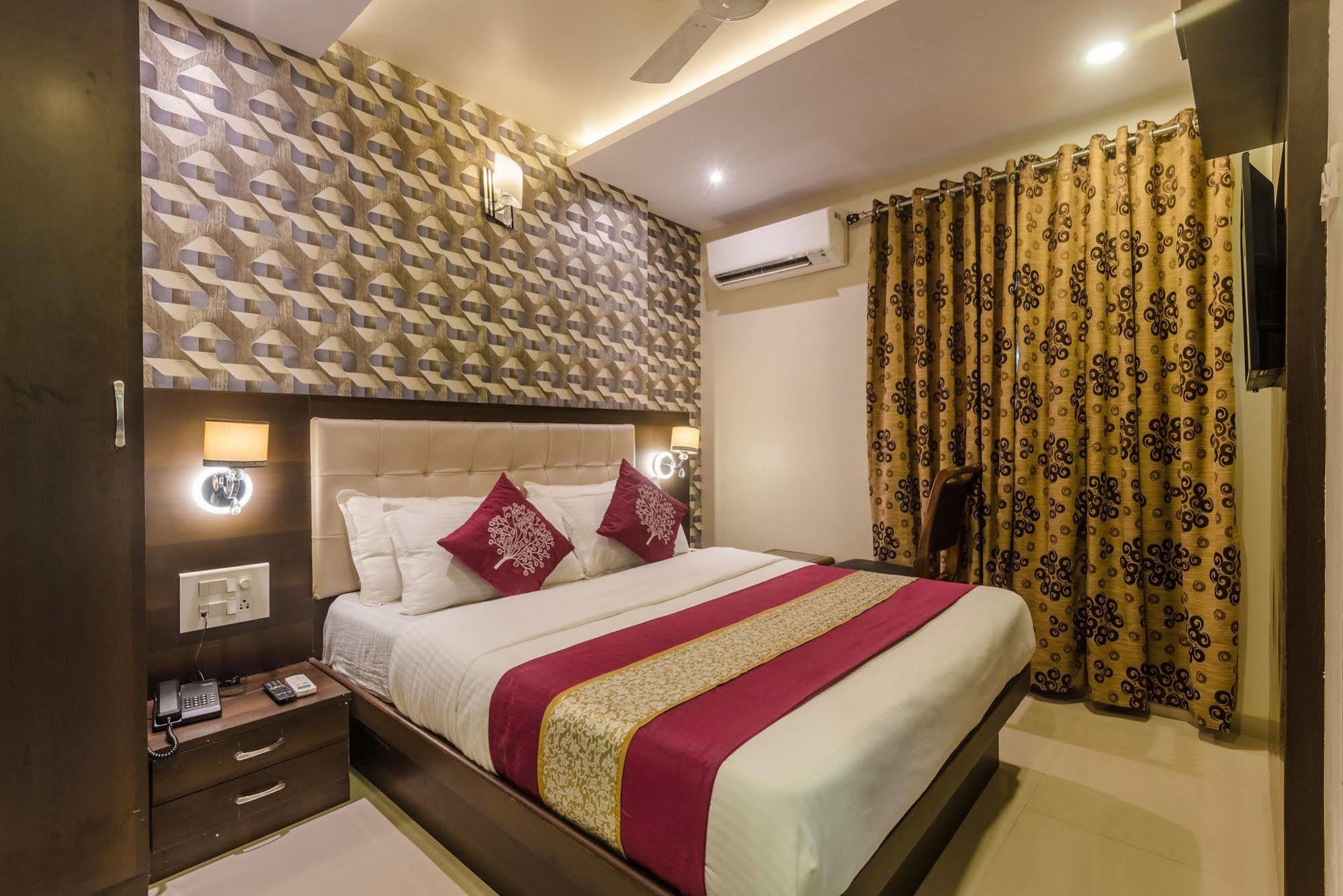 Hygienic Hotel Liberty Plaza Mumbai Exterior foto