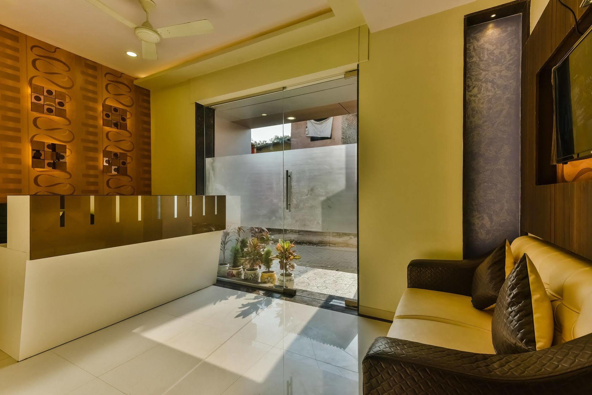 Hygienic Hotel Liberty Plaza Mumbai Exterior foto