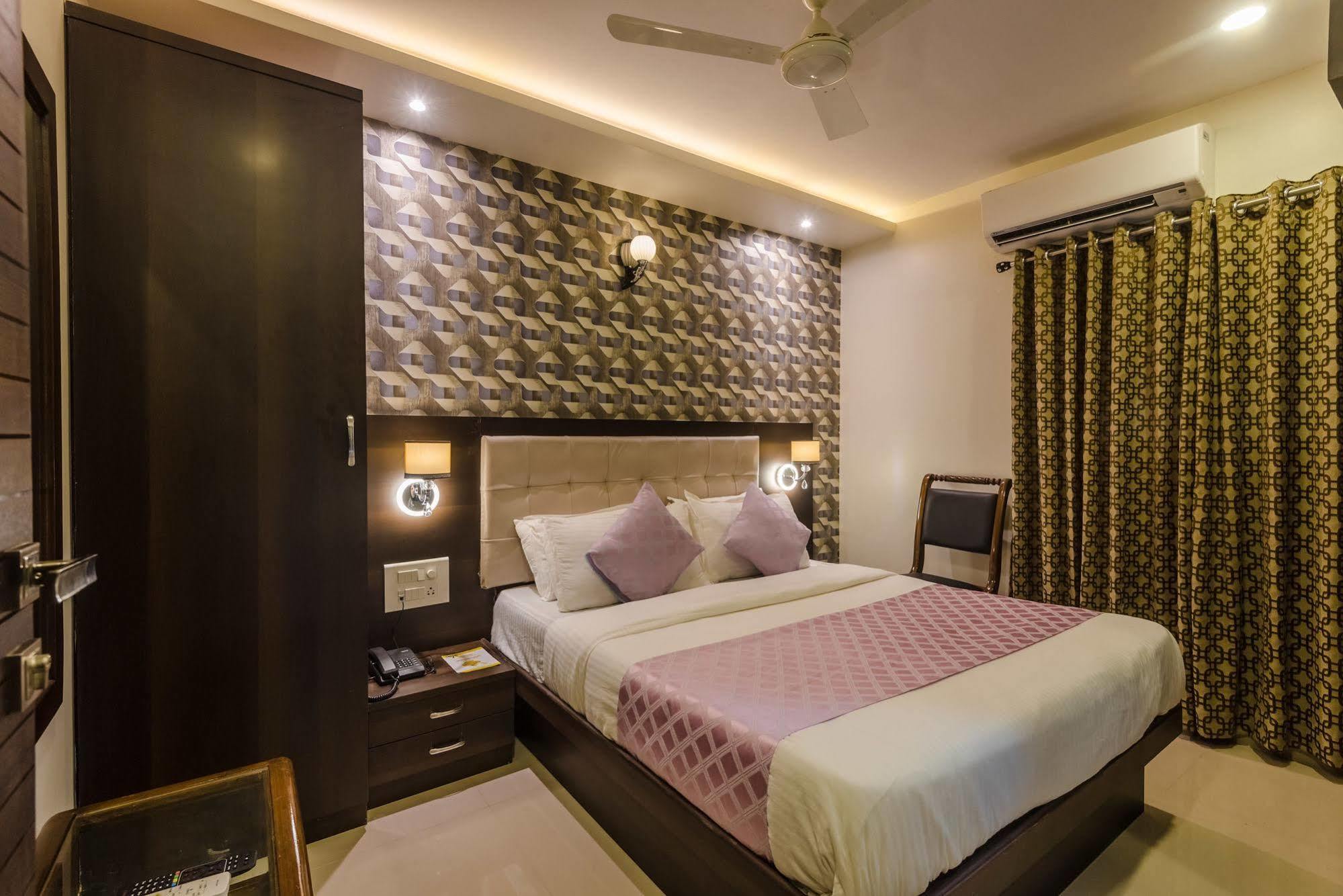 Hygienic Hotel Liberty Plaza Mumbai Exterior foto
